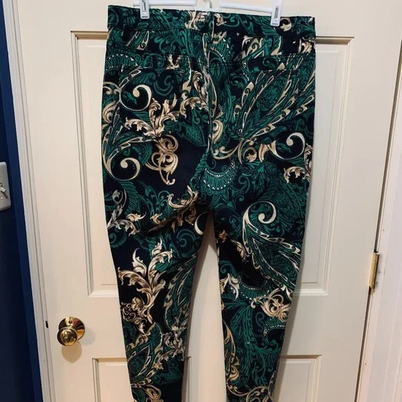 Paisley Jeggings by Chico's in Black, Gold and Green - Size 2 - Picture 3 of 7